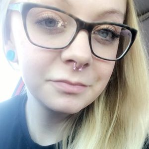 Meet your Posher, Holly